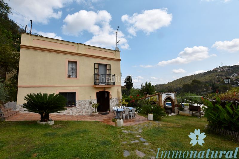 Foto 847ce27d-4867-4976-94ef-b451271fbb40. Chalet en Torrelles de Llobregat