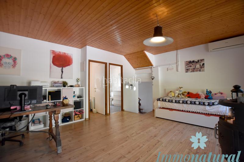 Foto df6c37c4-ac94-428f-bc5c-e8867fa7a539. Chalet mit kamin heizung parking pool in Torrelles de Llobregat