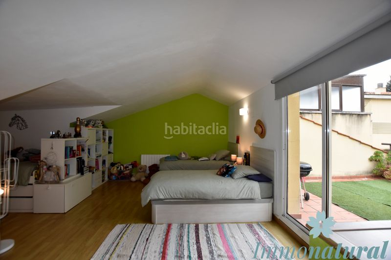 Foto 9e8ee130-3e08-41a0-a189-54c76271ca41. Àtic amb calefacció aparcament a Torrelles de Llobregat