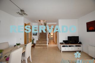 �tic  Carrer montserrat roig