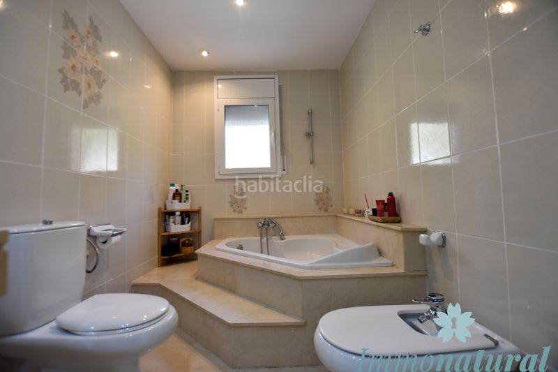 Foto 18491a31-4997-4126-a101-deb7926a47a2. Xalet amb xemeneia calefacció piscina a Torrelles de Llobregat