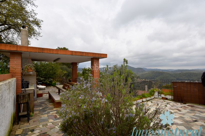 Foto 530b5318-6323-413a-b2c7-b3d2e99f232f. Chalet en Torrelles de Llobregat