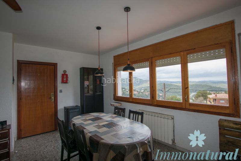 Foto d4d4fd66-5cd6-4204-9fc3-2b7469549e15. Chalet en Torrelles de Llobregat