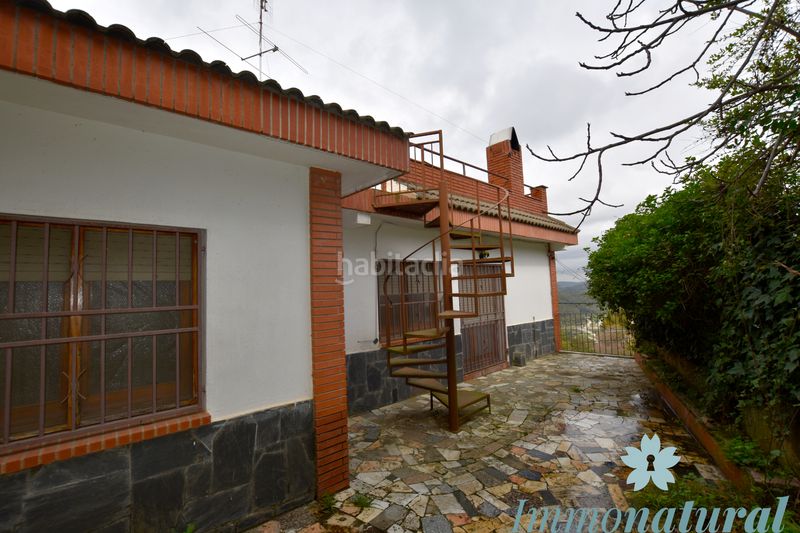 Foto 167722a3-6d29-4742-9929-6f05c004812f. Xalet amb xemeneia aparcament a Torrelles de Llobregat