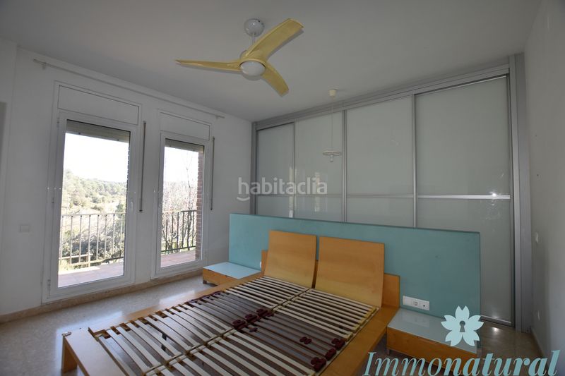 Foto 16f88647-a2f1-4447-a39c-2e98eda6ed22. Casa adossada amb xemeneia calefacció aparcament a Torrelles de Llobregat