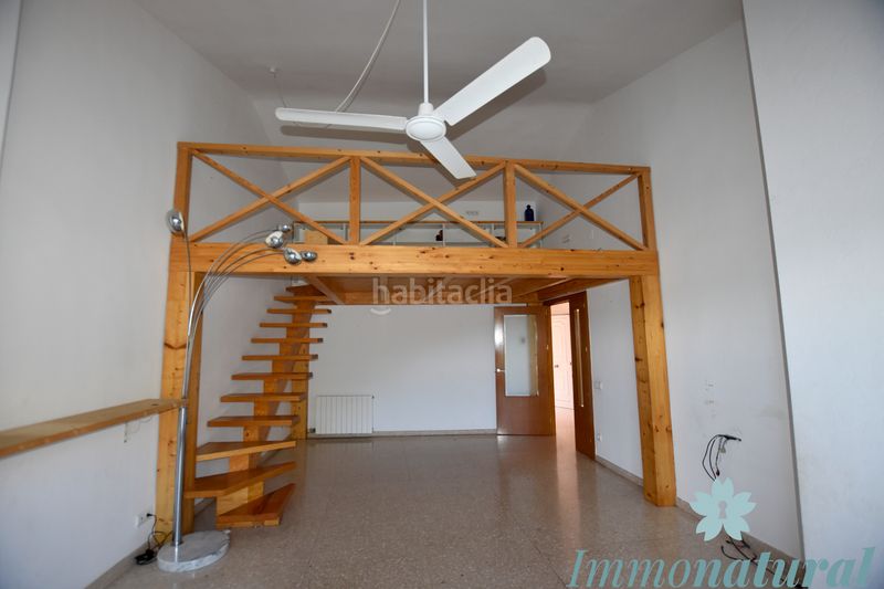 Foto 9bd4bafc-3e2b-4db4-bd13-19ff46673112. Casa adossada amb xemeneia calefacció aparcament a Torrelles de Llobregat