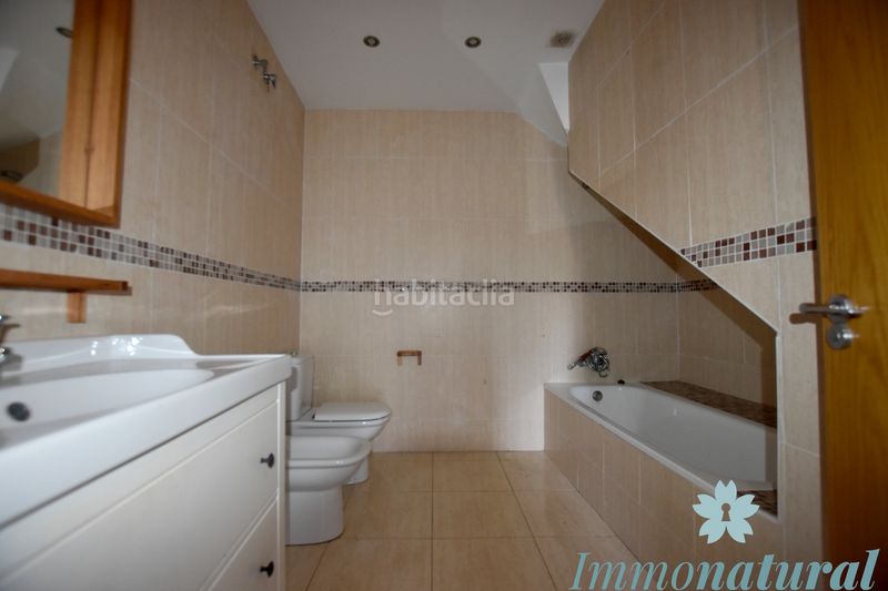 Foto b4f13793-d6da-45d2-852e-0994709e0470. Casa adossada amb xemeneia calefacció aparcament a Torrelles de Llobregat