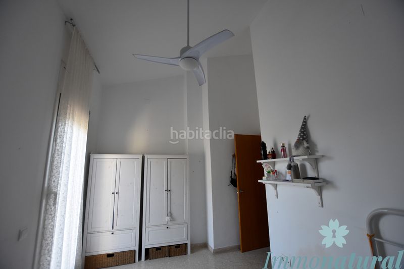 Foto d12117de-d98f-4cee-9a3c-9cbc2198e15b. Casa adossada amb xemeneia calefacció aparcament a Torrelles de Llobregat