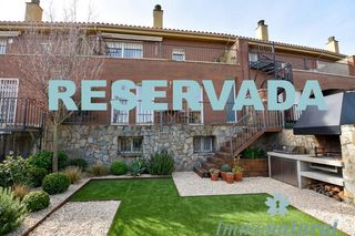 Semi detached house  Primera avinguda