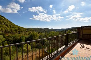 Casa adossada  Primera avinguda. Chalet adosado con jardín y vistas a la montaña -- can güell, to