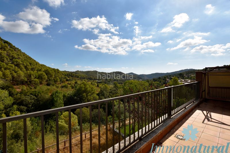 Foto 49515be5-7f27-4cf1-ac6d-bfc4ef4c3625. Casa adossada amb xemeneia calefacció aparcament a Torrelles de Llobregat