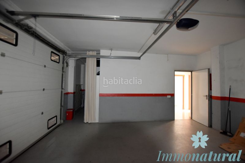 Foto b64275ee-dfb2-4806-81d4-2d627758916f. Casa adossada amb xemeneia calefacció aparcament a Torrelles de Llobregat