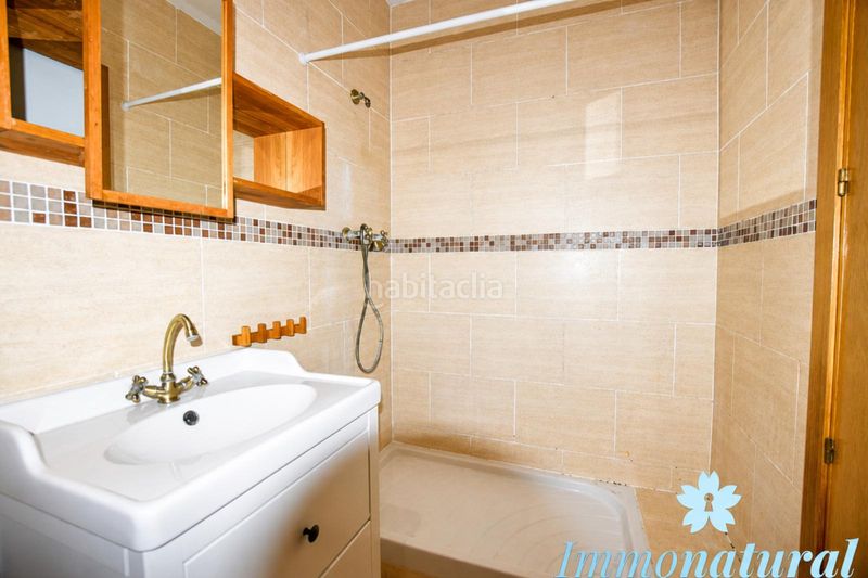 Foto b7ba7c4a-4a2e-4494-a29c-460450d694e5. Casa adossada amb xemeneia calefacció aparcament a Torrelles de Llobregat