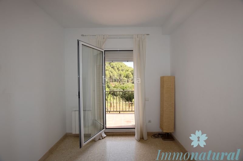 Foto c0792f14-0753-4c31-acaf-abc9e6f2adc4. Casa adossada amb xemeneia calefacció aparcament a Torrelles de Llobregat