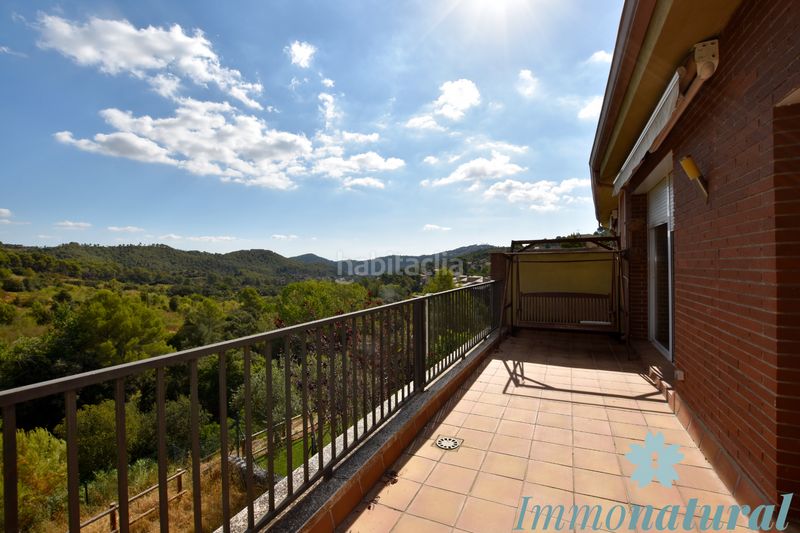Foto d041be77-2b3f-4ec6-9845-e1d9d951b8c7. Casa adossada amb xemeneia calefacció aparcament a Torrelles de Llobregat