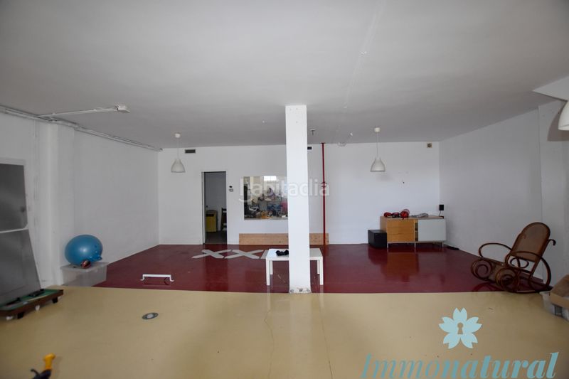 Foto e0f3d811-222e-4b11-a0b2-3b3f954e273e. Casa adossada amb xemeneia calefacció aparcament a Torrelles de Llobregat