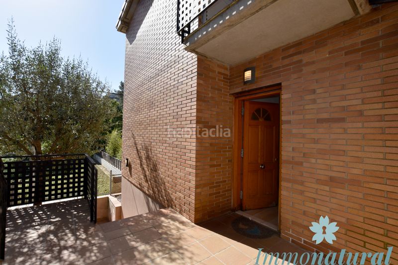 Foto 8687cd14-adb5-4fe9-8c5f-2b8c35329b84. Xalet amb calefacció aparcament piscina a Torrelles de Llobregat