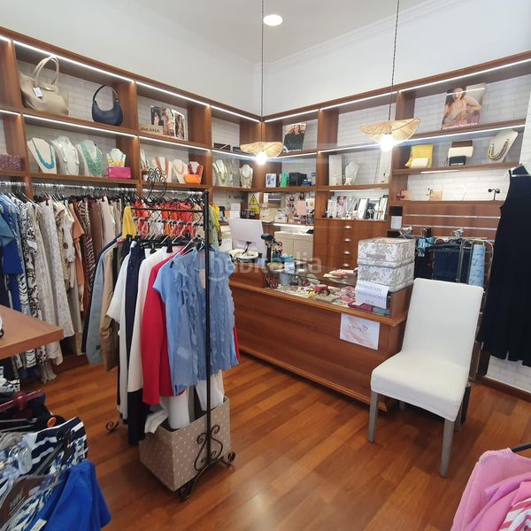 Foto a73c1581-5217-4646-8d9d-c7439331e86b. Lloguer local comercial a plaça pare antoni ramón pasqual 8 a Palma de Mallorca