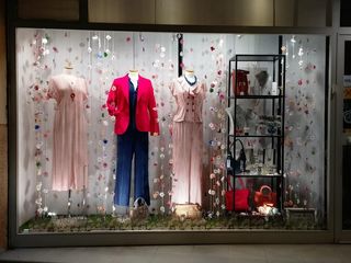 Traspàs Local Comercial a Plaça pare antoni ramón pasqual 8. Ocasion traspaso tienda de ropa en el secar de la realwassap 652