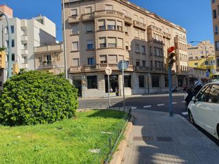 Piso en Santa Catalina. Vende pisoalquiladosanta catalinwassapn.652148165maria