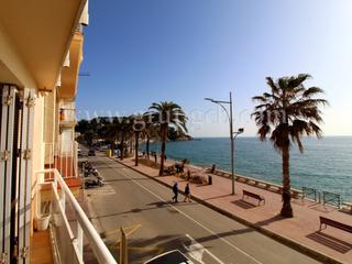 Piso en Passeig camprodon i arrieta. Piso de 4 habitaciones en primera linea de playa, lloret de mar.