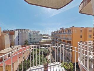 Pis  N/a. Amplio piso en el centro de lloret de mar, a un paso de todo