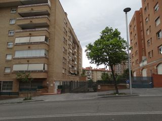 Affitto Posto auto in Carrer del cardenal vidal i barraquer 5. Plaza de aparcamiento y trastero