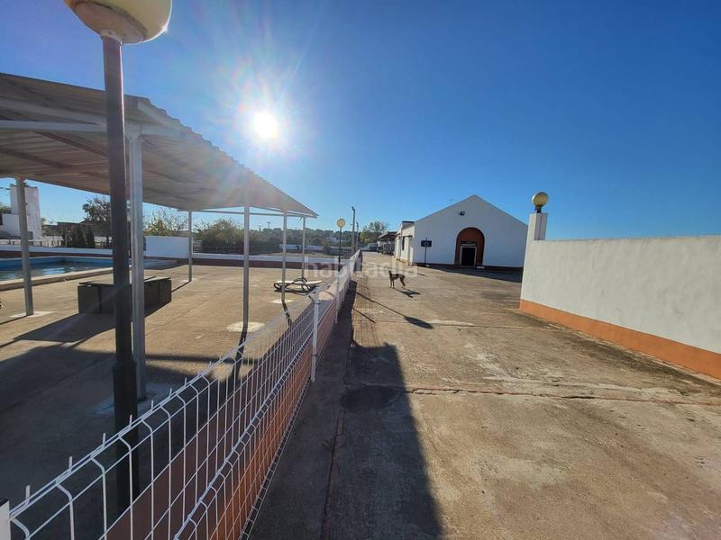Foto c669ca91-ba13-4d74-868c-1913d0a3e719. Edificio in Picassent