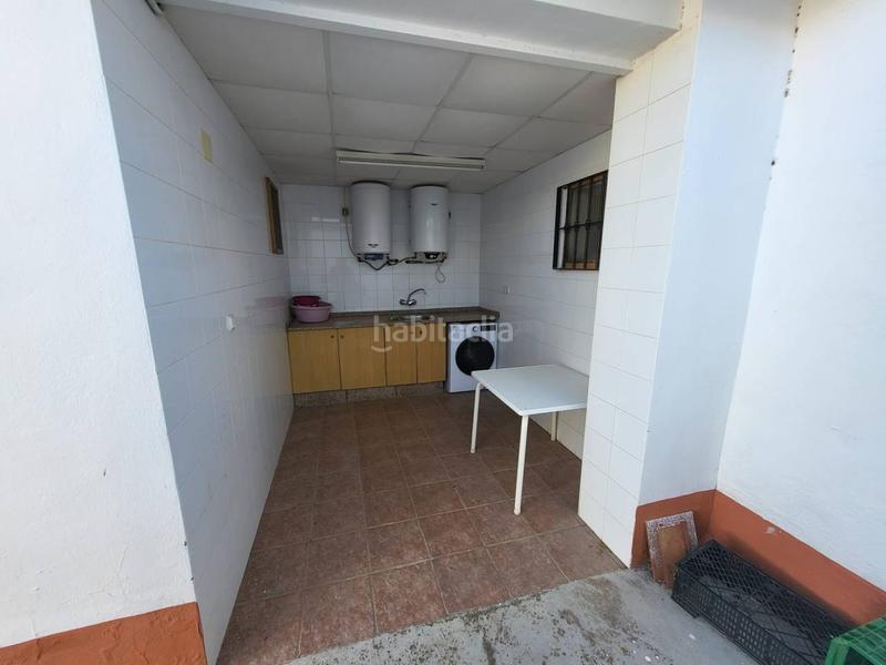 Foto d6169b49-86f0-4af0-8252-f6167fb2186f. Edificio in Picassent