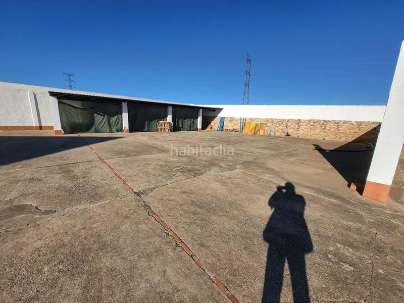 Foto f8548105-5e07-4852-8875-cf2774ea2076. Edificio in Picassent