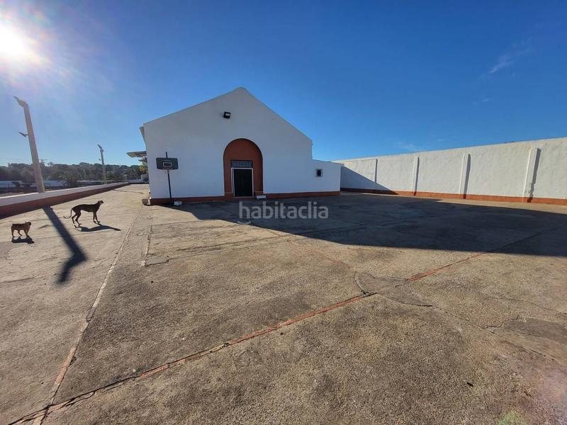 Foto fa238056-e5bb-4ce3-ab46-0de026f6550f. Edificio in Picassent