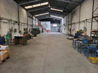 Nau industrial  Eres. Nave comercial en venta en catarroja