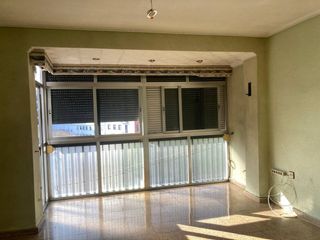 Etagenwohnung  Calle democracia. Piso en venta en nou moles46018