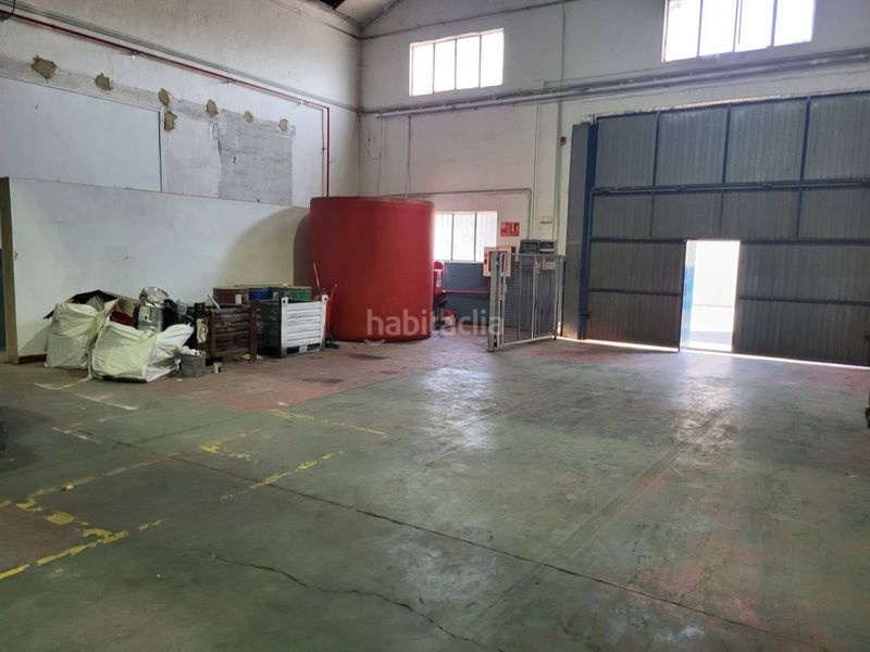Foto 27a88224-70b7-4fa2-bf4e-6fa6c9bced0e. Nau industrial a Beniparrell