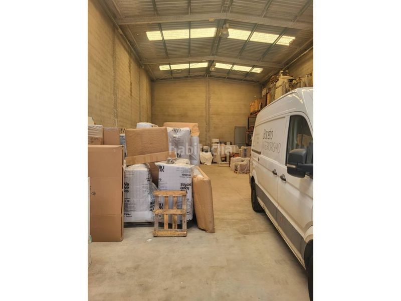 Foto f4019be7-63b7-42f6-848a-56b298367933. Nau industrial a Albal