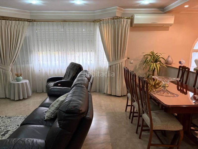 Foto 00ac96cb-5769-422d-9466-4d5e0e33b926. Casa adossada amb aparcament a Sedaví