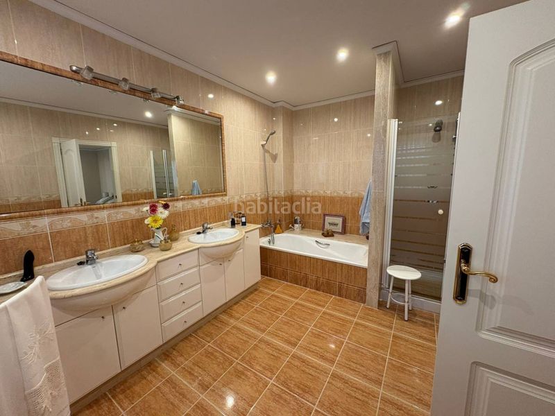 Foto 91b4a600-d6ac-4180-8432-0995e135b793. Casa adossada amb aparcament a Sedaví