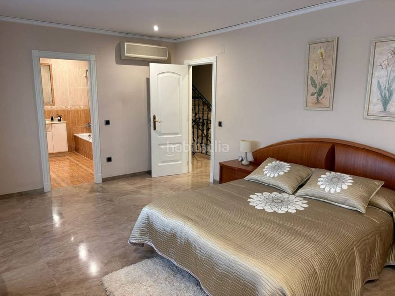 Foto 9dc8e9e8-d54e-4c61-9f6e-c3ee953926db. Casa adossada amb aparcament a Sedaví