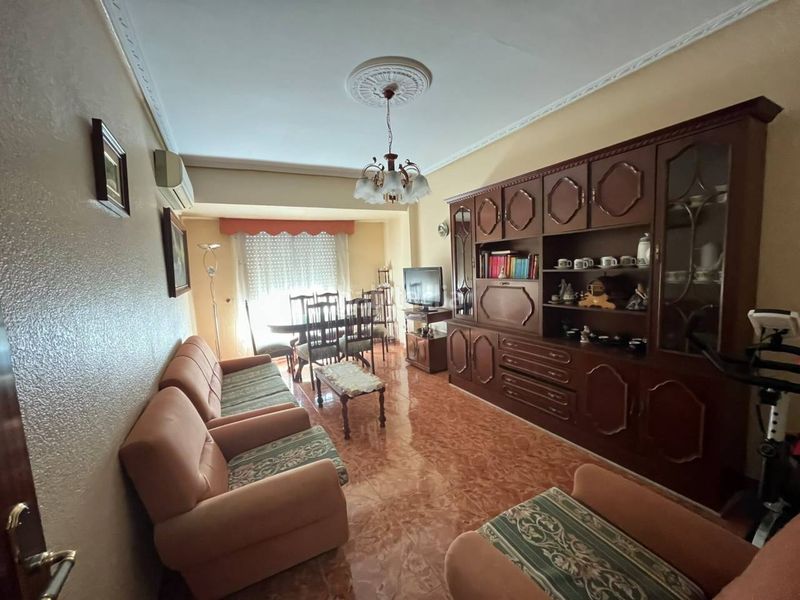 Foto 4f1d56e8-a9ce-4727-bda6-bab8d853125e. Etagenwohnung mit heizung in Sedaví