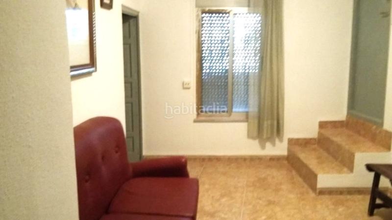 Foto ae40fd2f-61dc-43e9-bbdd-1bca415c720e. Casa aparellada a calle don benito 12 a Minglanilla