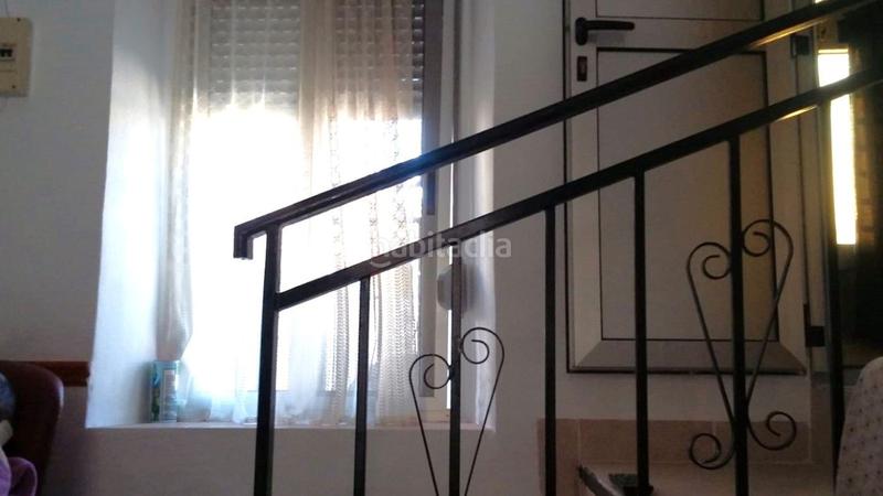 Foto b068a0a5-ee00-4efd-ae63-9983358e69e2. Casa aparellada a calle don benito 12 a Minglanilla