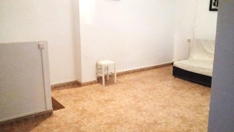 Foto e00ca7a3-0af8-45a3-b2df-99f84a337a42. Casa aparellada a calle don benito 12 a Minglanilla