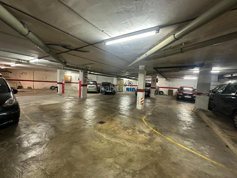 Foto fde92d6e-d769-40a1-8f37-7a56c027c19a. Car parking in carrer de ponent 92 in Gorg Badalona