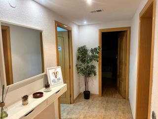Appartement dans Carrer de pere iii 38. Amplio piso en la zona de morera