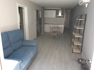 Appartement  Carrer de peníscola 744. Piso reformado con terraza + local