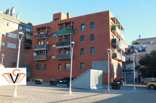 Piso  Carrer de pau claris. Piso vpo para entrar a vivir mas plaza de parking