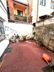Etagenwohnung  Carrer de pablo picasso 6. Piso con balcon y patio para familias