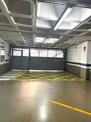 Autoparkplatz in Carrer de verdi 54. Comodo parking con acceso facil para turismo o furgoneta