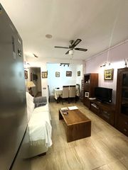 Studio  Carrer d'amadeo vives. Estudio cómodo para entrar a vivir