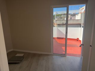 Maison à Carrer de l'olivera de sistrells 4. Casa totalmente reformada con dos terrazas junto a av. catalunya